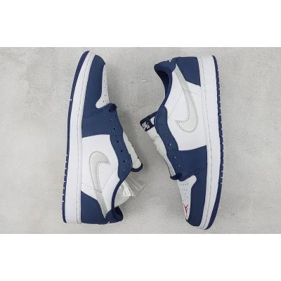 Air Jordan 1 Low "Midnight Navy/White" фото № 7 Air Jordan 1 Low "Midnight Navy/White" фото № 7