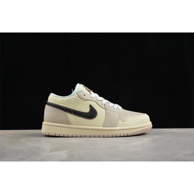 Air Jordan 1 Low SE "Sanddrift/Glacier Blue" фото № 5 Air Jordan 1 Low SE "Sanddrift/Glacier Blue" фото № 5