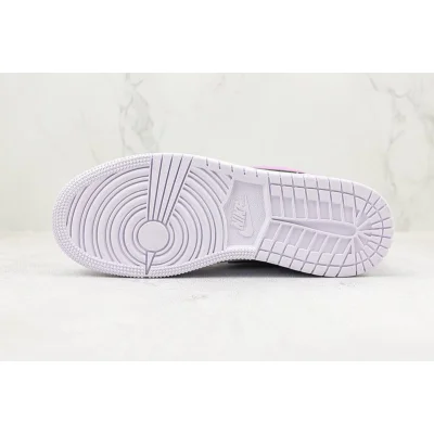 Air Jordan 1 Mid GS "Barely Grape" фото № 9 Air Jordan 1 Mid GS "Barely Grape" фото № 9