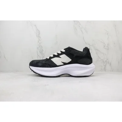 New Balance Warped Runner "Black/White/Off White" фото № 2