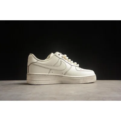 Nike Air Force 1 "Vintage White" фото № 6 Nike Air Force 1 "Vintage White" фото № 6