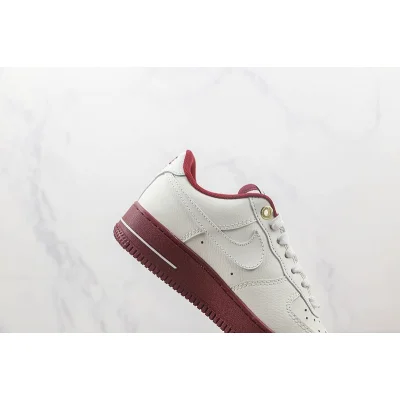 Nike Air Force 1 Low 07 "SE 40th Anniversary Edition/Sail Team Red/Metallic Gold" фото № 3 Nike Air Force 1 Low 07 "SE 40th Anniversary Edition/Sail Team Red/Metallic Gold" фото № 3