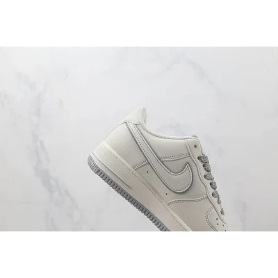 Undefeated x Air Force 1 Low "Cream White/Silver Grey" фото № 3