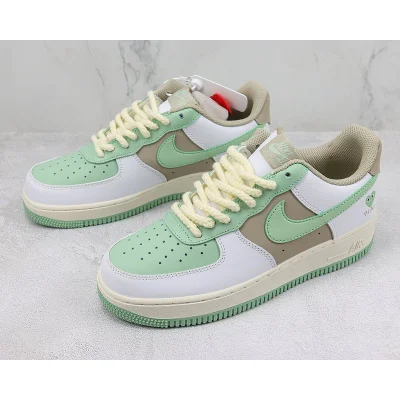 Comme Des Garcons x Nike Air Force 1 Low "Green/White/Grey" фото № 5 Comme Des Garcons x Nike Air Force 1 Low "Green/White/Grey" фото № 5