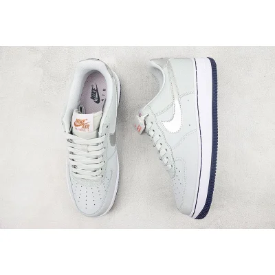 Nike Air Force 1 Low "White/Smog Grey/Silver Swoosh" фото № 7 Nike Air Force 1 Low "White/Smog Grey/Silver Swoosh" фото № 7