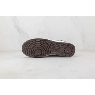 Loui Vuitton x Nike Air Force 1 07 Low "White/Brown/Metallic Gold" фото № 8 Loui Vuitton x Nike Air Force 1 07 Low "White/Brown/Metallic Gold" фото № 8