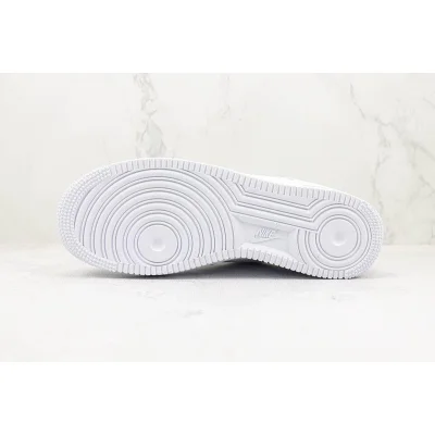 Nike Air Force 1 Low "Glossy Swoosh/Pixel" фото № 8 Nike Air Force 1 Low "Glossy Swoosh/Pixel" фото № 8