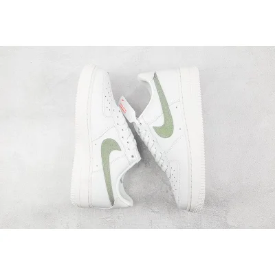 Nike Air Force 1 Low "White/Gold Glitter Swoosh" фото № 7