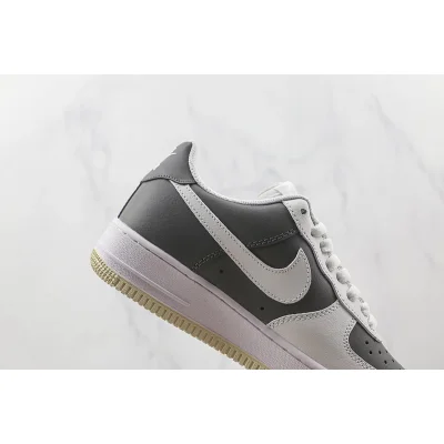 Nike Air Force 1 Low "Wolf Grey/White" фото № 3 Nike Air Force 1 Low "Wolf Grey/White" фото № 3