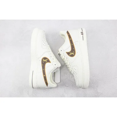 Louis Vuitton x Nike Air Force 1 Low "Beige/Brown/Gold Swoosh" фото № 7 Louis Vuitton x Nike Air Force 1 Low "Beige/Brown/Gold Swoosh" фото № 7
