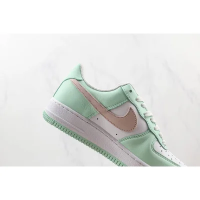 Nike Air Force 1 07 "Green Tender" фото № 4 Nike Air Force 1 07 "Green Tender" фото № 4