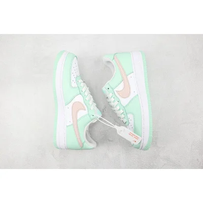 Nike Air Force 1 07 "Green Tender" фото № 6 Nike Air Force 1 07 "Green Tender" фото № 6