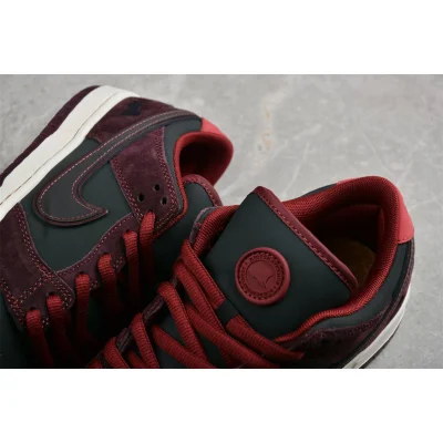 The Riot x Nike SB Dunk Low "Mahogany" фото № 8