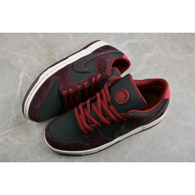 The Riot x Nike SB Dunk Low "Mahogany" фото № 6