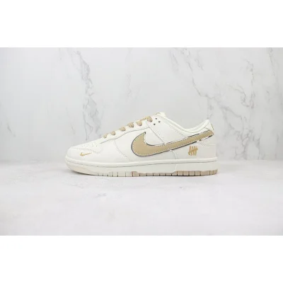 Undefeated x Nike Dunk Low "Coco Parfait/Light Beige" фото № 2