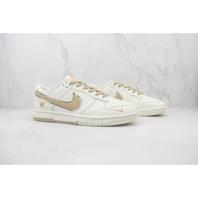 Undefeated x Nike Dunk Low "Coco Parfait/Light Beige" фото № 6