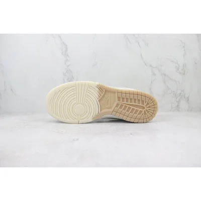 Undefeated x Nike Dunk Low "Coco Parfait/Light Beige" фото № 8