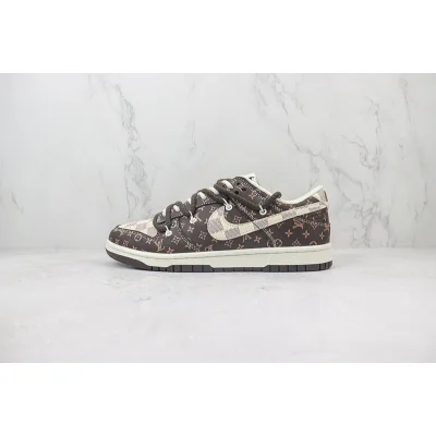 Louis Vuitton x Nike Dunk Low "Carob Brown/Beige Monogram" фото № 2