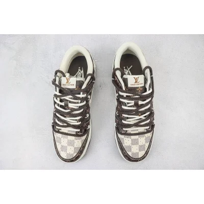 Louis Vuitton x Nike Dunk Low "Carob Brown/Beige Monogram" фото № 7