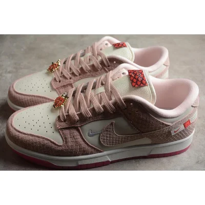 Nike Dunk Low "Snake Pink" фото № 3