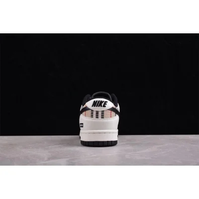 Supreme x Burberry x Nike Dunk Low "Beige" фото № 2 Supreme x Burberry x Nike Dunk Low "Beige" фото № 2