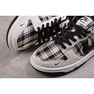 Supreme x Burberry x Nike Dunk Low "Beige Check" фото № 4