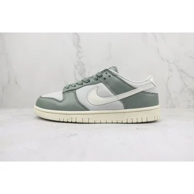 Nike Dunk Low "Mica Green" фото № 2