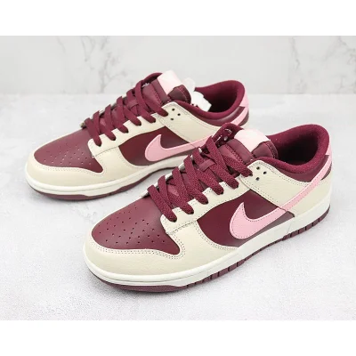 Nike Dunk Low Premium "Valentine’s Day" фото № 5 Nike Dunk Low Premium "Valentine’s Day" фото № 5