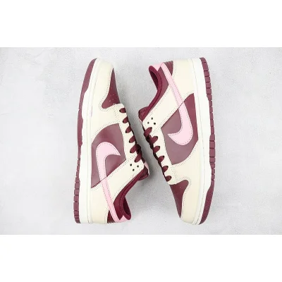 Nike Dunk Low Premium "Valentine’s Day" фото № 7 Nike Dunk Low Premium "Valentine’s Day" фото № 7