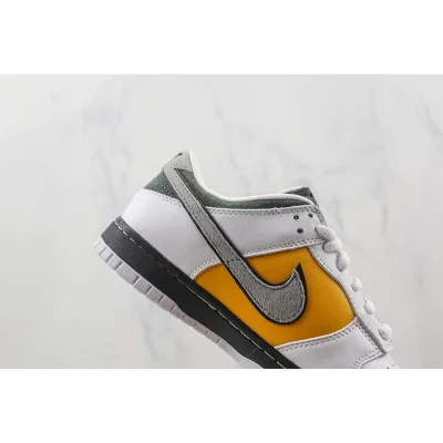 Otomo Katsuhiro X Nike SB Dunk Low Pro "Kobe White/Black/Yellow" фото № 4