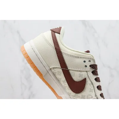 Louis Vuitton x Nike Dunk Low "Gold/Brown" фото № 3