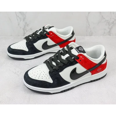 Nike Dunk Low "Red Toe" фото № 5 Nike Dunk Low "Red Toe" фото № 5
