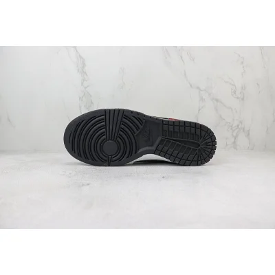 Nike Dunk Low "Red Toe" фото № 8 Nike Dunk Low "Red Toe" фото № 8