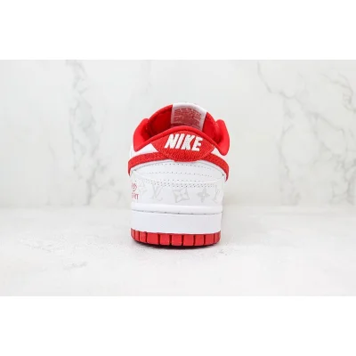 Louis Vuitton x Nike Dunk Low "White/Red" фото № 9