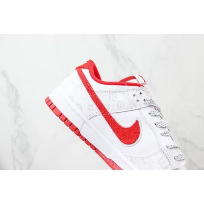 Louis Vuitton x Nike Dunk Low "White/Red" фото № 3
