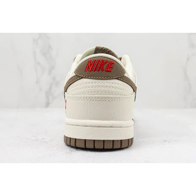 Supreme x Balenciaga x Nike Dunk Low "Cream" фото № 8 Supreme x Balenciaga x Nike Dunk Low "Cream" фото № 8