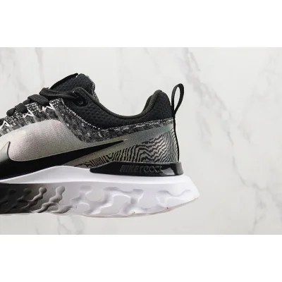 Nike React Infinity Run Flyknit 3 Premium "Black Zebra Iridescent" фото № 4