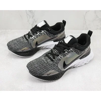 Nike React Infinity Run Flyknit 3 Premium "Black Zebra Iridescent" фото № 7
