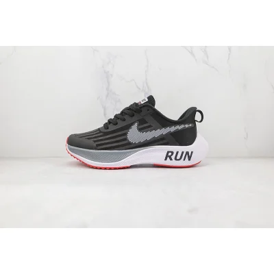 Nike ZoomX Vaporfly NEXT "Run Black/White" фото № 2