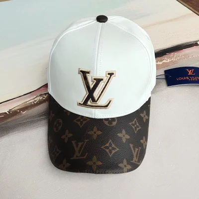 Кепка Louis Vuitton With Branded Visor "White" фото № 2 Кепка Louis Vuitton With Branded Visor "White" фото № 2