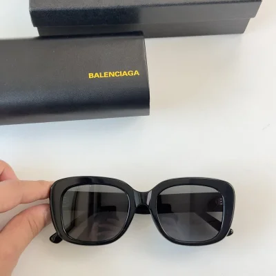 Солнцезащитные очки Balenciaga Temples Decorated By Small Logo And Rectangle Shaped "Black" фото № 2