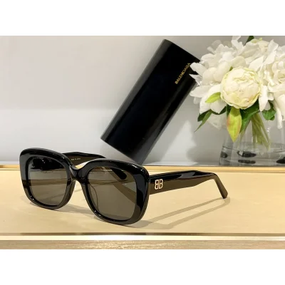 Солнцезащитные очки Balenciaga Temples With Logo And Rectangle Form "Black/Brown" фото № 2