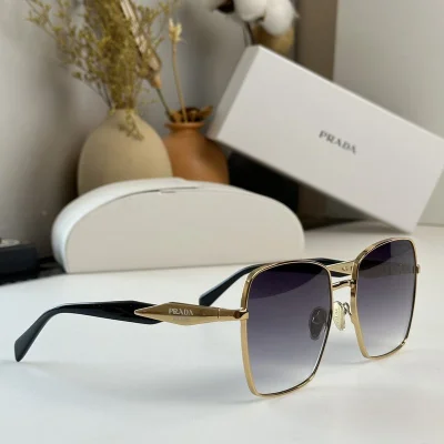 Солнцезащитные очки Prada Rectangle Shaped Frame With Romb "Gray" фото № 2 Солнцезащитные очки Prada Rectangle Shaped Frame With Romb "Gray" фото № 2