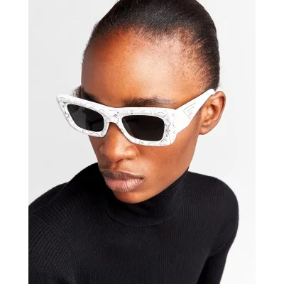 Солнцезащитные очки Prada Wide Temples With Big Logo "White" фото № 4