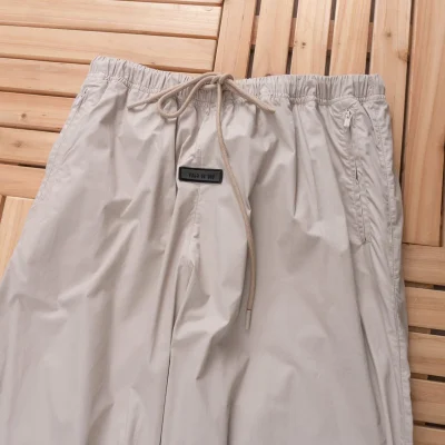 Штаны Fear Of God Pockets With Zippers And Bottom Elastic Bands "Gray" фото № 6 Штаны Fear Of God Pockets With Zippers And Bottom Elastic Bands "Gray" фото № 6