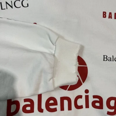 Худи Balenciaga Lens "White" фото № 2 Худи Balenciaga Lens "White" фото № 2