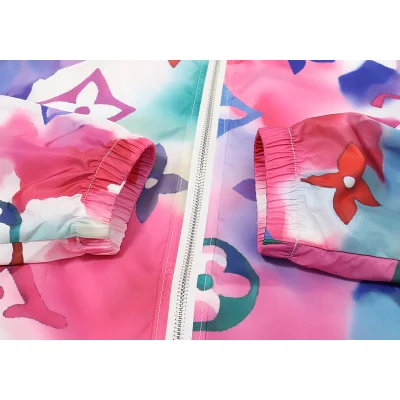 Куртка Louis Vuitton Logos Color Print "White/Red/Blue" фото № 5 Куртка Louis Vuitton Logos Color Print "White/Red/Blue" фото № 5