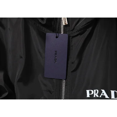 Куртка Prada Emblem "Black" фото № 4 Куртка Prada Emblem "Black" фото № 4