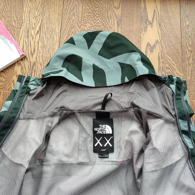 Куртка The North Face Velcro On The Sleeve "Green/Blue" фото № 3