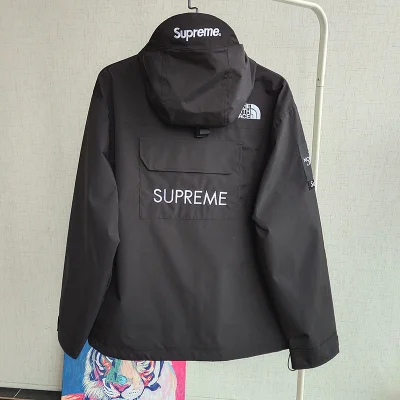 Куртка The North Face X Supreme Logo Large Pockets "Black" фото № 2